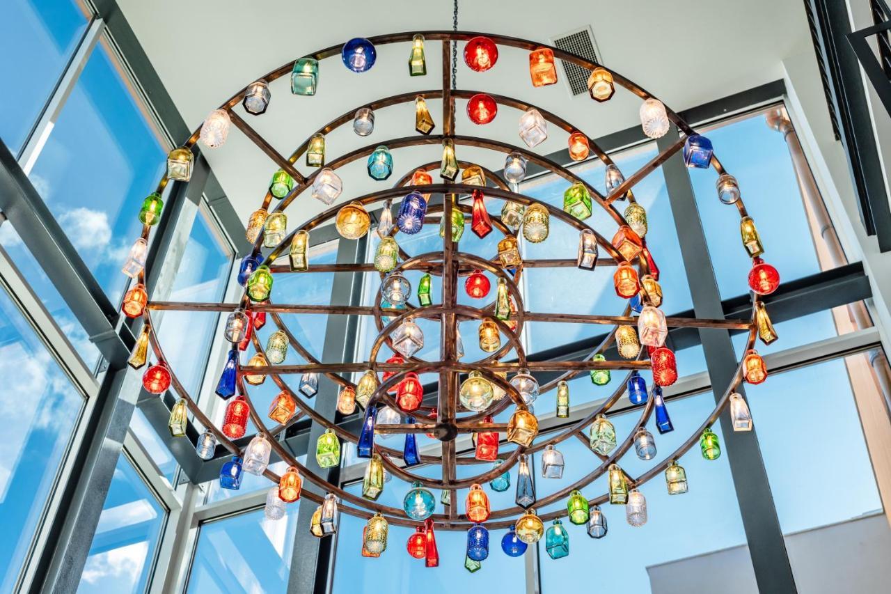 Pestana Douro Riverside - Preferred Hotels & Resorts, Lifestyle Valbom  외부 사진 The 100-foot (30 m) high chandelier at the entrance of the building