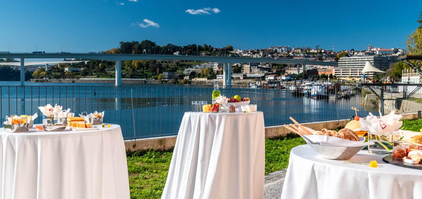 Pestana Douro Riverside - Preferred Hotels & Resorts, Lifestyle Valbom  외부 사진 View of the Rhine from the hotel