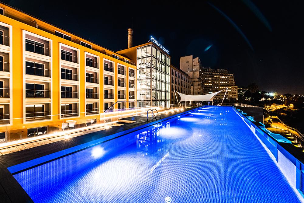 Pestana Douro Riverside - Preferred Hotels & Resorts, Lifestyle Valbom  외부 사진 The hotel's rooftop pool