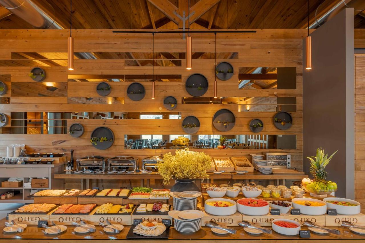 Pestana Douro Riverside - Preferred Hotels & Resorts, Lifestyle Valbom  외부 사진 The buffet at the restaurant