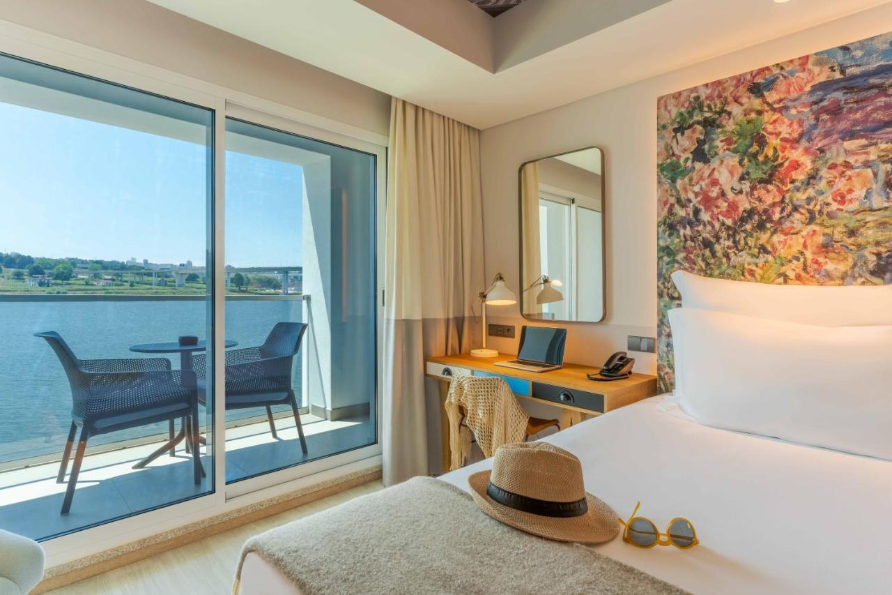 Pestana Douro Riverside - Preferred Hotels & Resorts, Lifestyle Valbom  외부 사진 A room at the hotel