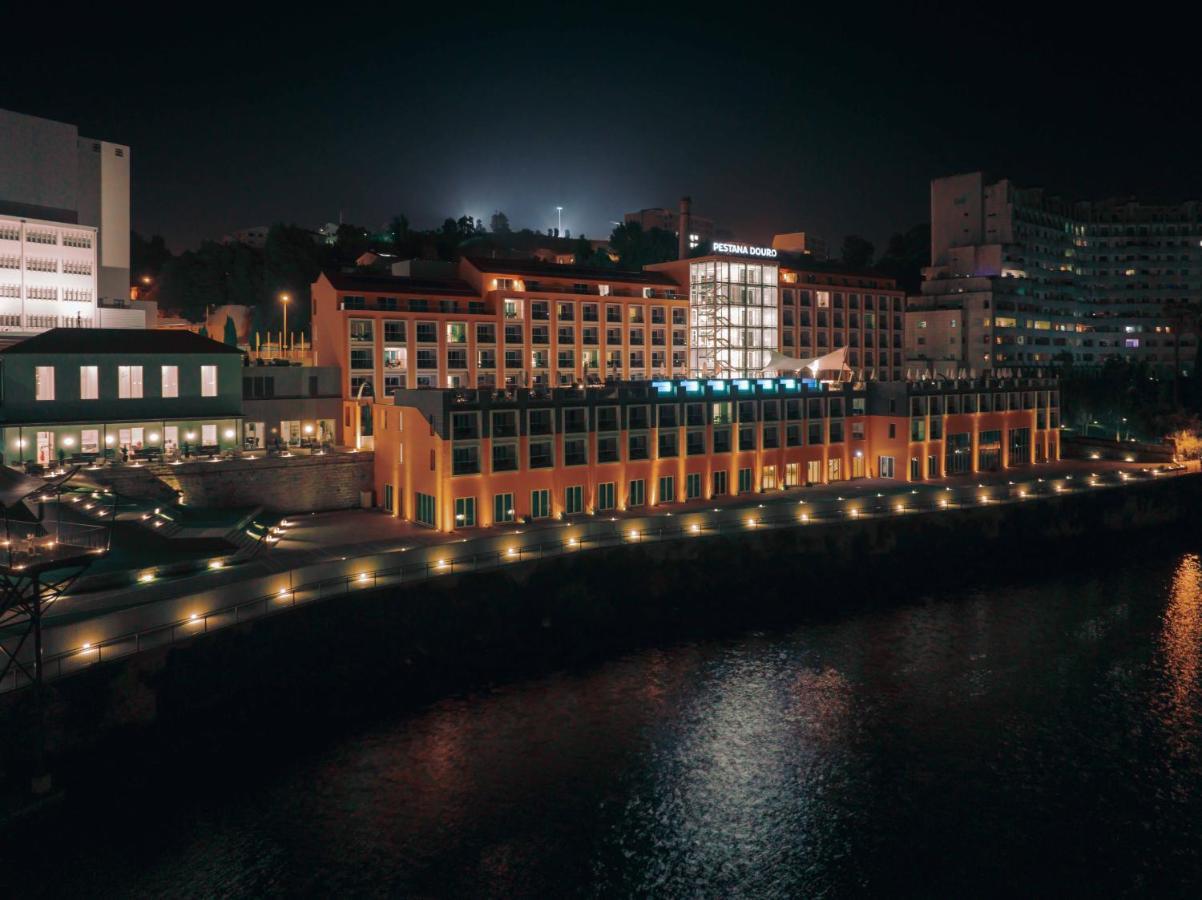 Pestana Douro Riverside - Preferred Hotels & Resorts, Lifestyle Valbom  외부 사진 The hotel at night