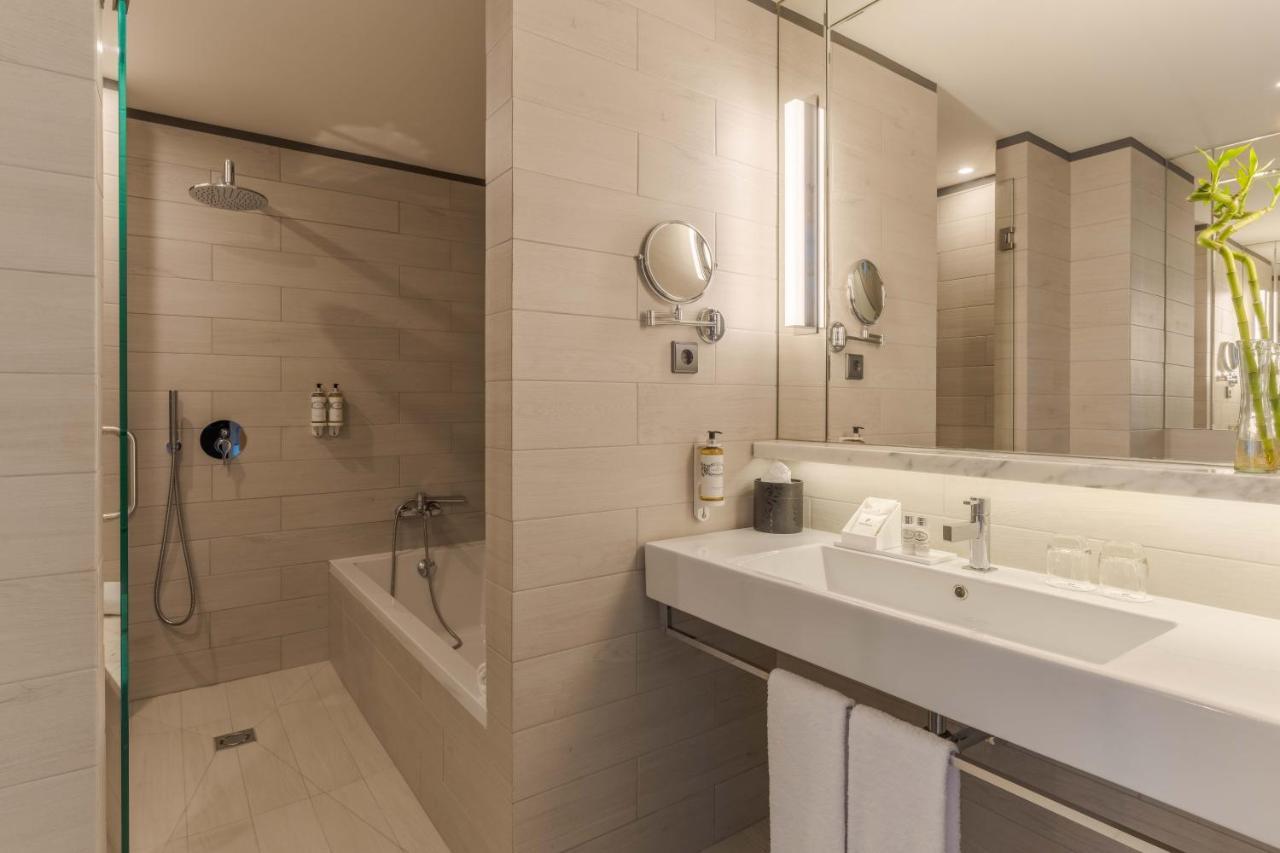 Pestana Douro Riverside - Preferred Hotels & Resorts, Lifestyle Valbom  외부 사진 Bathroom